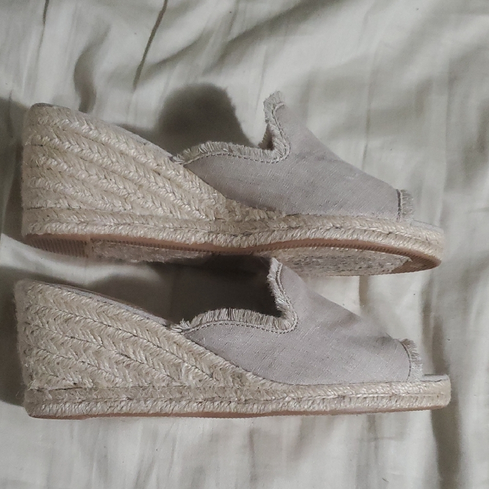 SOLD.Lauren Ralph Lauren Light Gray Espadrille WedgesSOLD